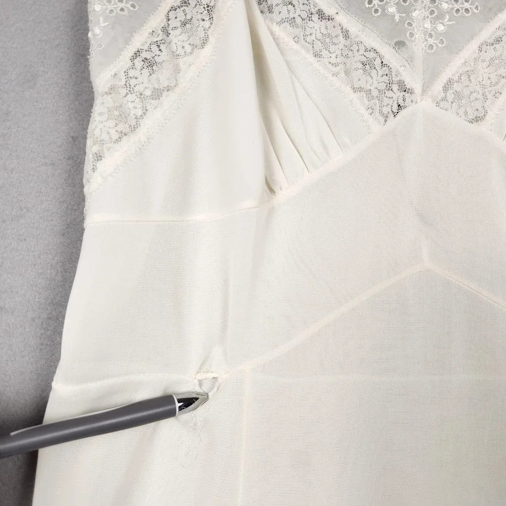 Vintage Lace Slip Dress Womens Small White Nylon Nightgown Made‎ in USA Lingerie - Picture 10 of 15